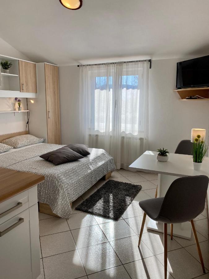 Guest House Renata Plomin Buitenkant foto