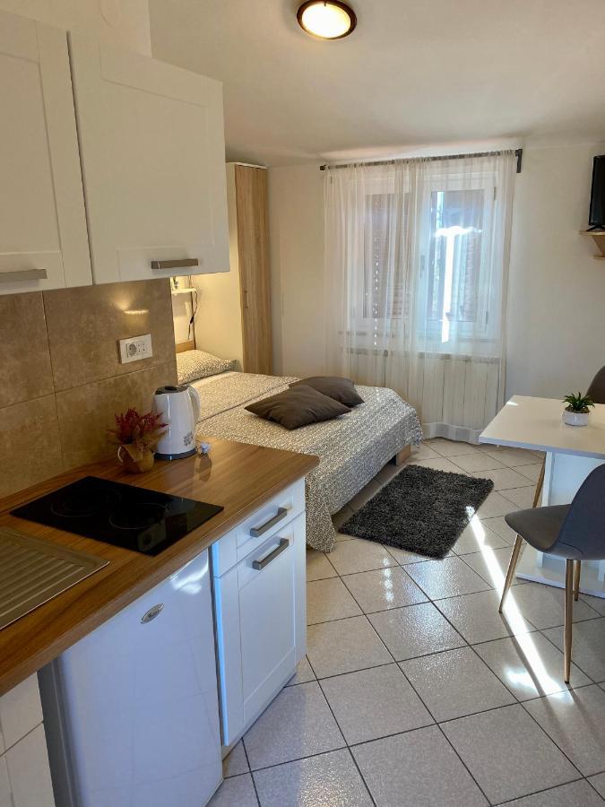 Guest House Renata Plomin Buitenkant foto