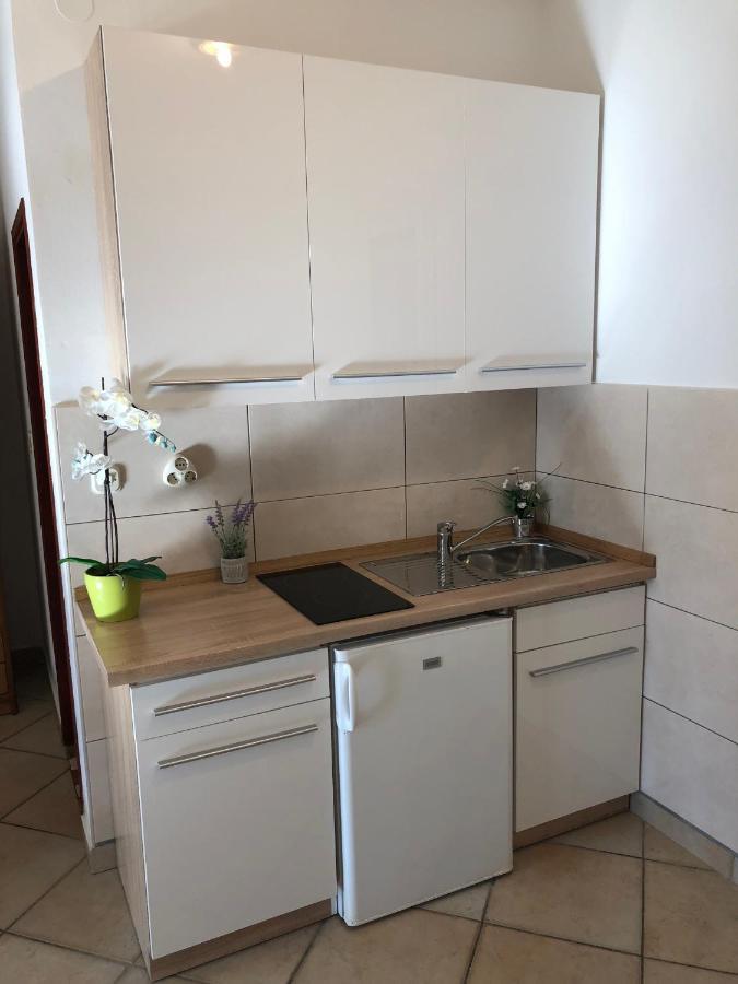 Guest House Renata Plomin Buitenkant foto