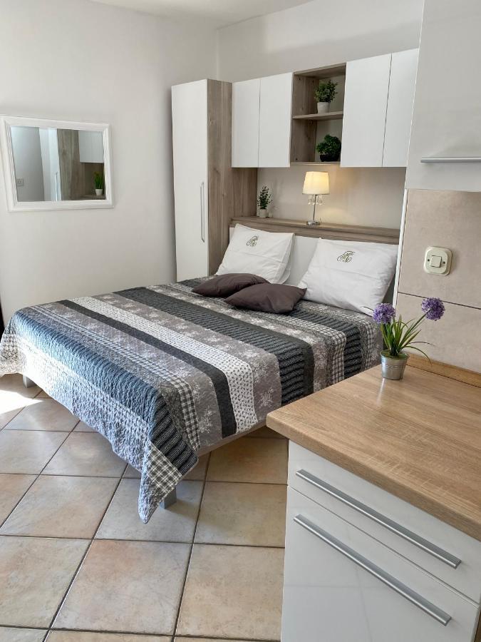 Guest House Renata Plomin Buitenkant foto