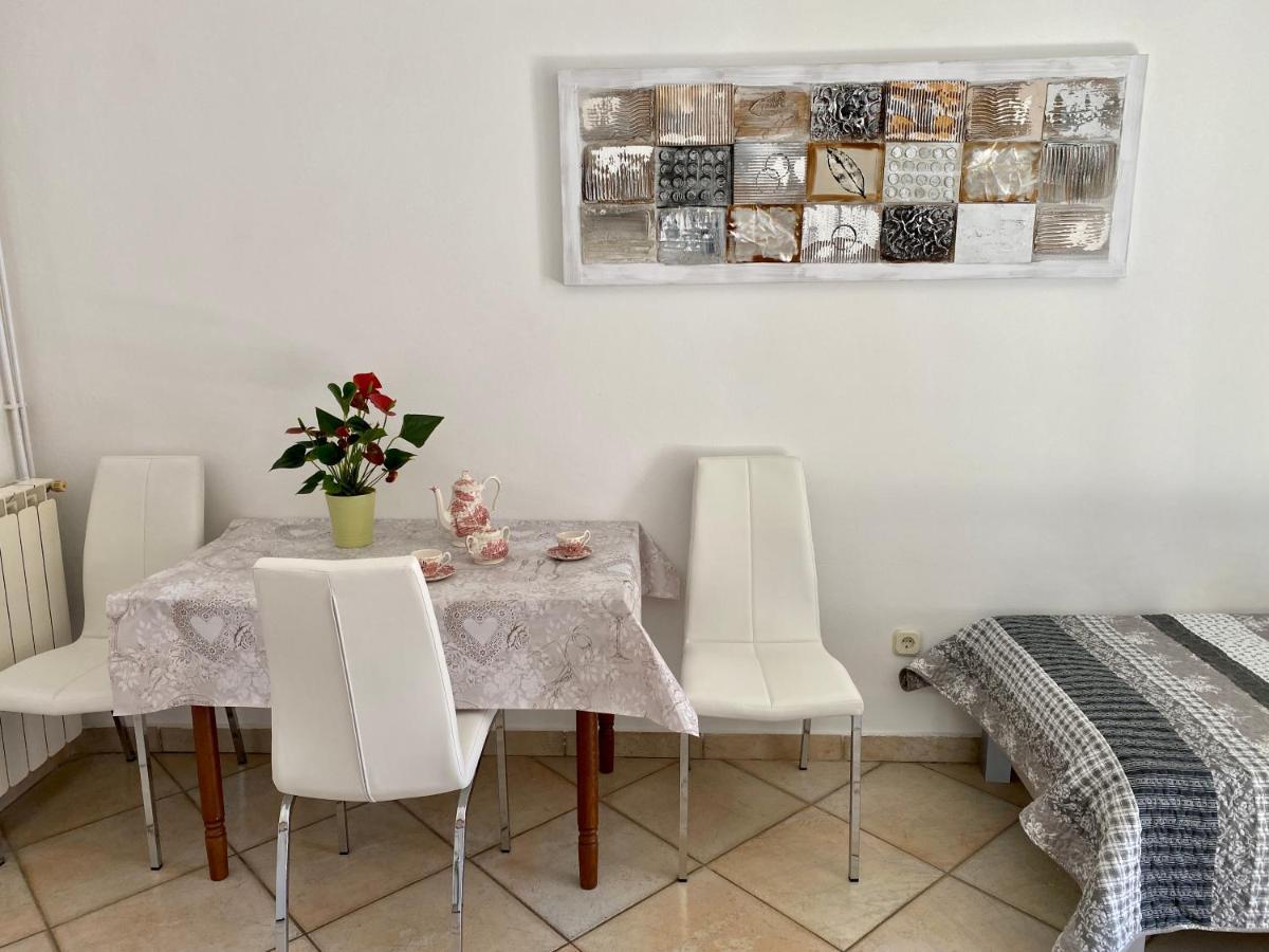 Guest House Renata Plomin Buitenkant foto