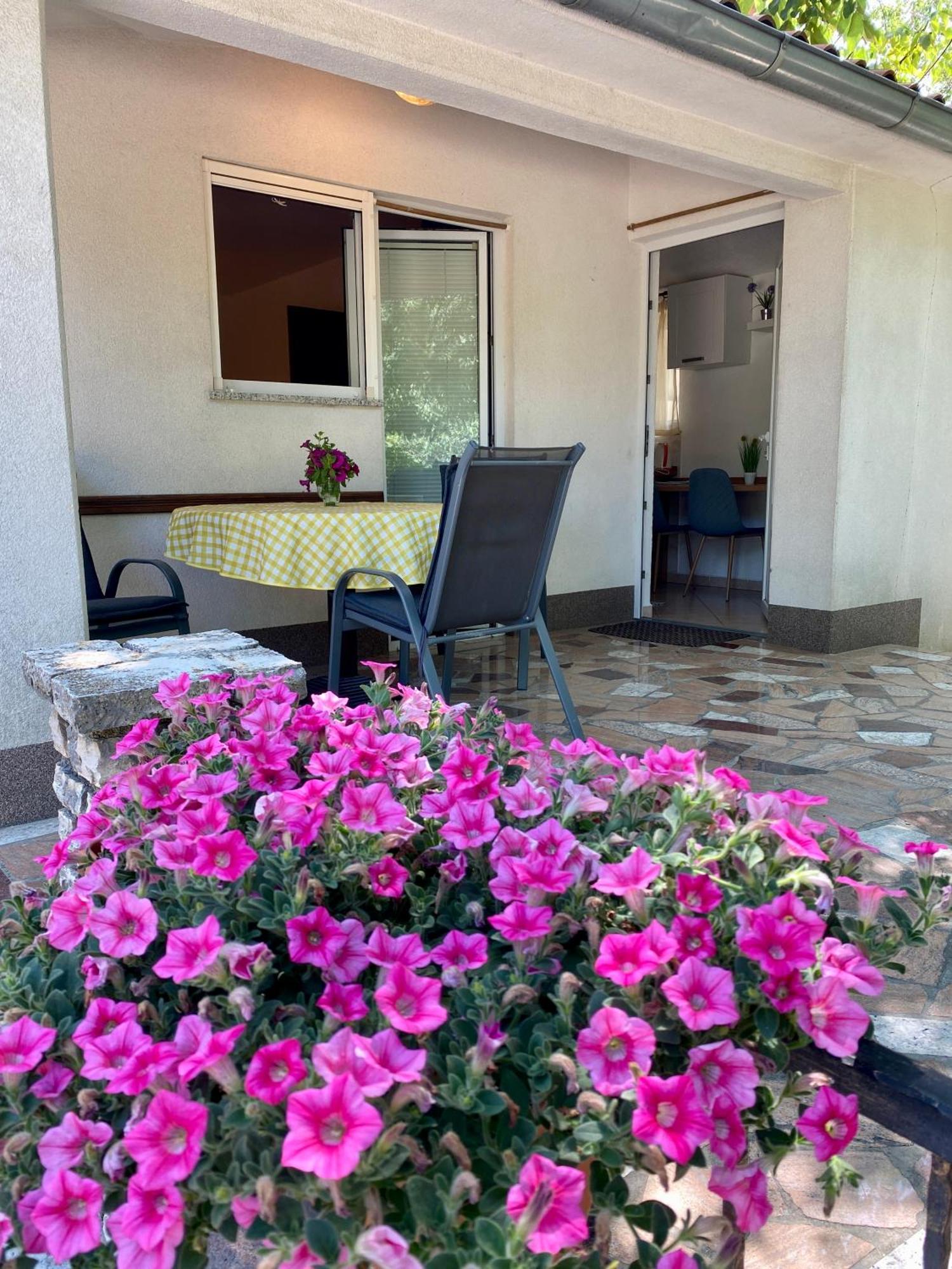 Guest House Renata Plomin Buitenkant foto