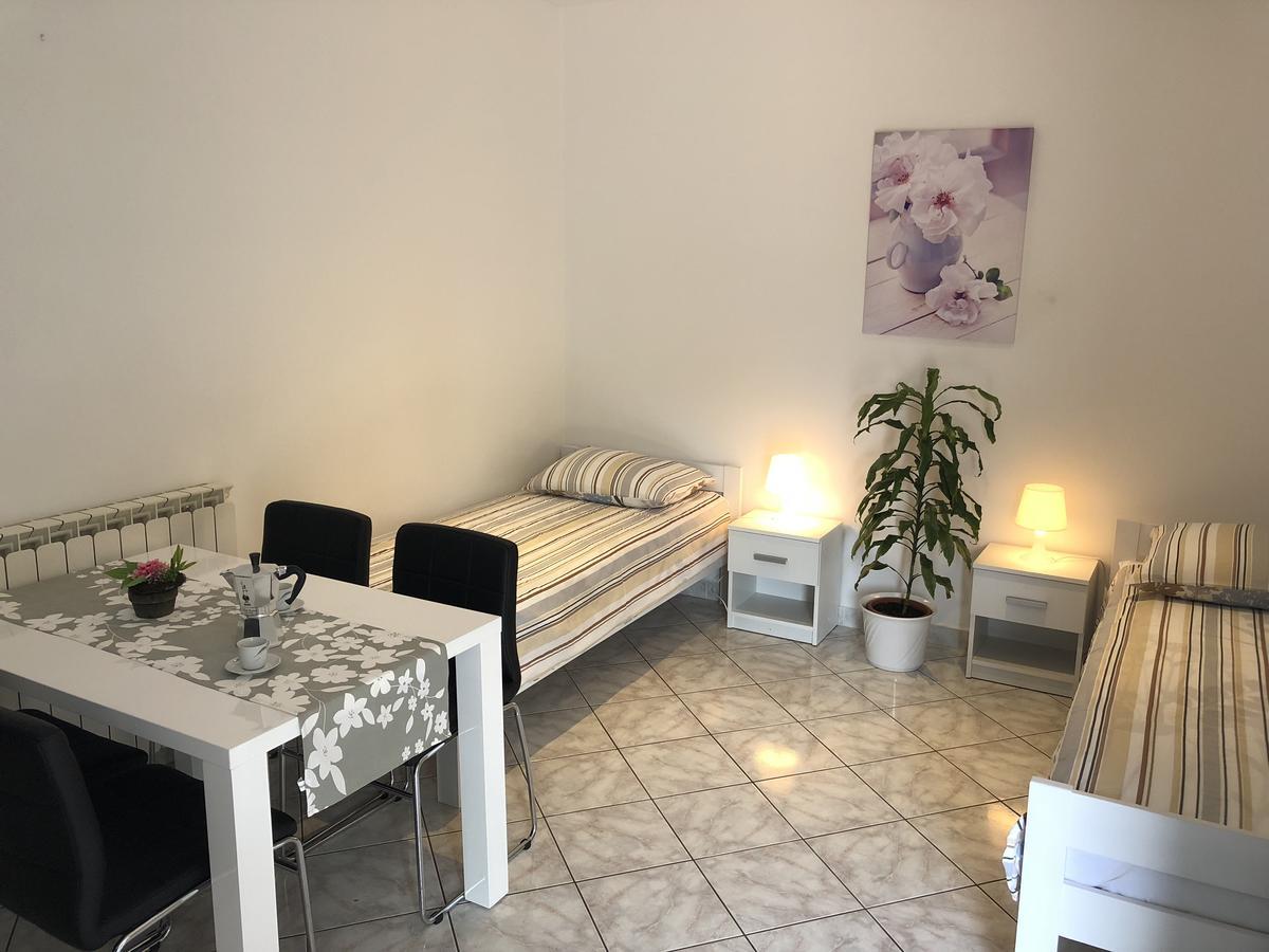Guest House Renata Plomin Buitenkant foto